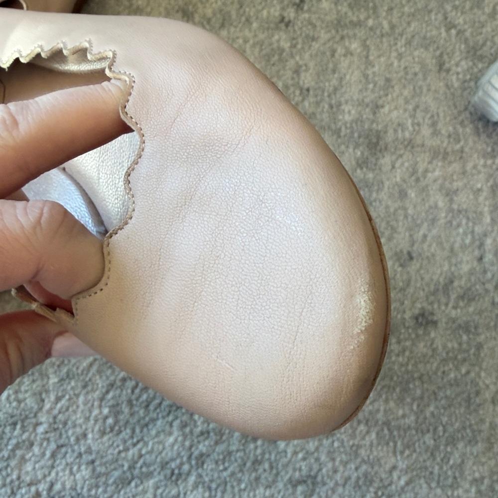 Chloe Lauren Scalloped Leather Ballet Flats - Picture 6 of 10